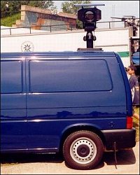 ) Nenápadná policejní dodávka se speciálním výsuvným kamerovým systémem - vozidlo ještě n