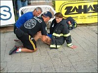 Vítez IRONA FIREMANA 2003 - Rastislav Pecník. K vítězství mu možná pomohl i zásahový oblek, který mu
