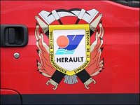 Znak hasičského sboru regionu Herault zdobil každý kousek techniky.