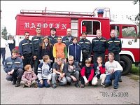 Družstvo mladých hasičů spolu s dalšími členy JSDH