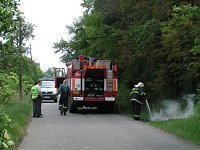 Požár ohlásila Celní správa (v pozadí novy Transporter)