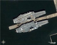 vyřazené letadlovky CV-59 USS Forrestal a CV-60 Saratoga pohledem z Google Earth