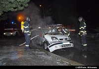 Požár auta, Praha 12, Levského