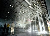 sprinklery v hangáru lodi