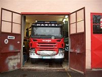 nová cisterna Scania poprvé zajela do své nové garáže JSDH Satalice, ve stejném objektu má své sídlo