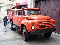 desetimístný Zil-130