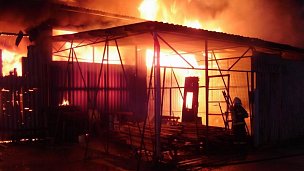 Požár skladu v Šumperku