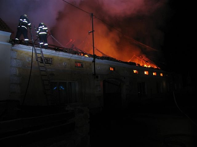 Požár zemědělské usedlosti v obci Olešná