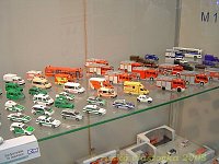 Ke koupi byly i modely záchranářských aut či různé hračky pro děti se záchranářskou tématikou 
