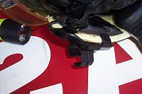 vnitřní detail upevnění hokejky v přilbě Gallet F1