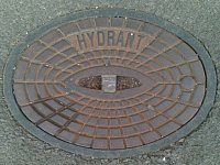 dekl podzemního hydrantu - jeden z mnoha druhů