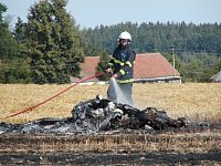 Pád ultralightu na Českokrumlovsku, při kterém uhořeli dva muži Pád ultralightu na Českokrumlovsku, při kterém uhořeli dva muži