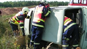 Zásah hasičů při dopravní nehodě