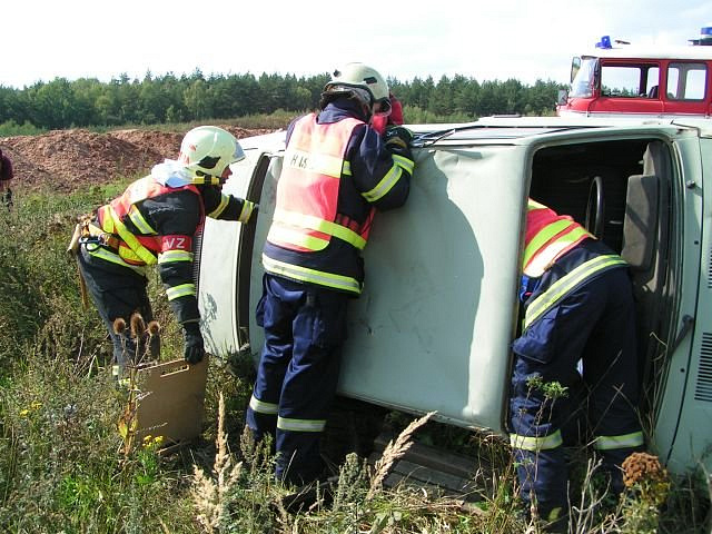 Zásah hasičů při dopravní nehodě