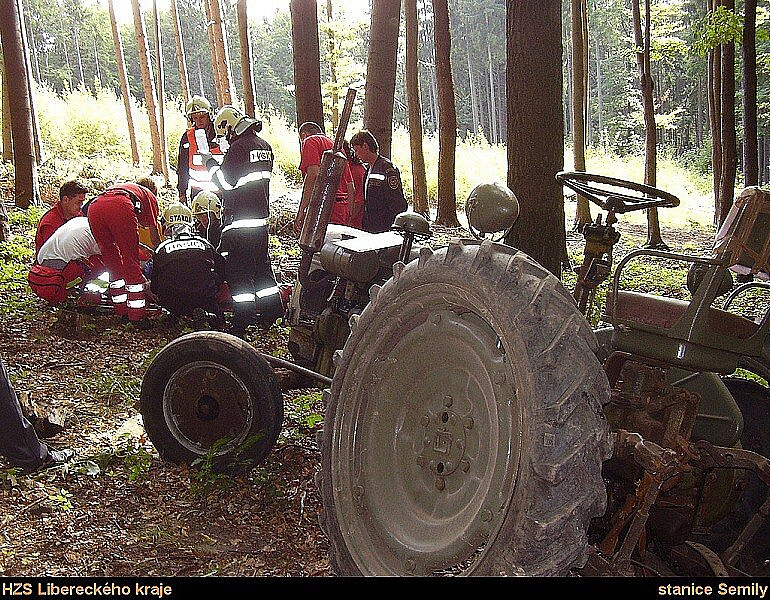 osoba přejetá traktorem, Lomnice nad Popelkou