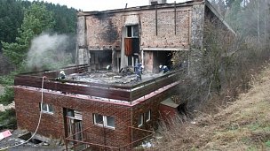 Požár bývalého hotelu v Kladkách