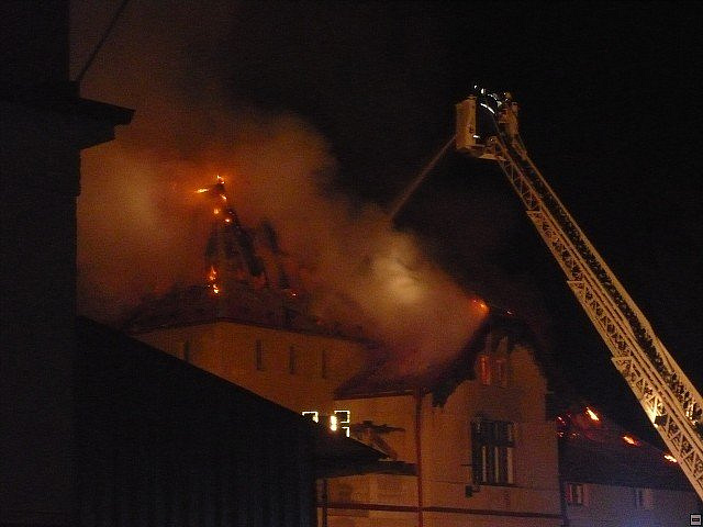 požár střechy objektu Mlýn Janderov