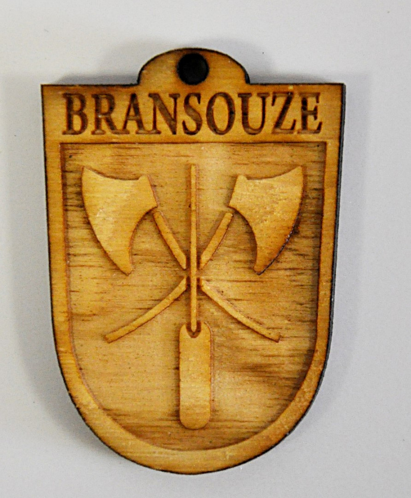 Dřevěný odznak se symboly obce či hasičského sboru