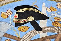 Detail řemeslné výšivky repliky praporu dokazuje mistrné umění vyšívaček z heraldicko-umělecké firmy Alerion. 