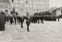 Příchod průvodu na náměstí při oslavách 100. výročí založení sboru. (5.7.1970)