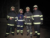 Milevští hasiči po požáru plnírny plynu v Branicích. (2.2.2012)