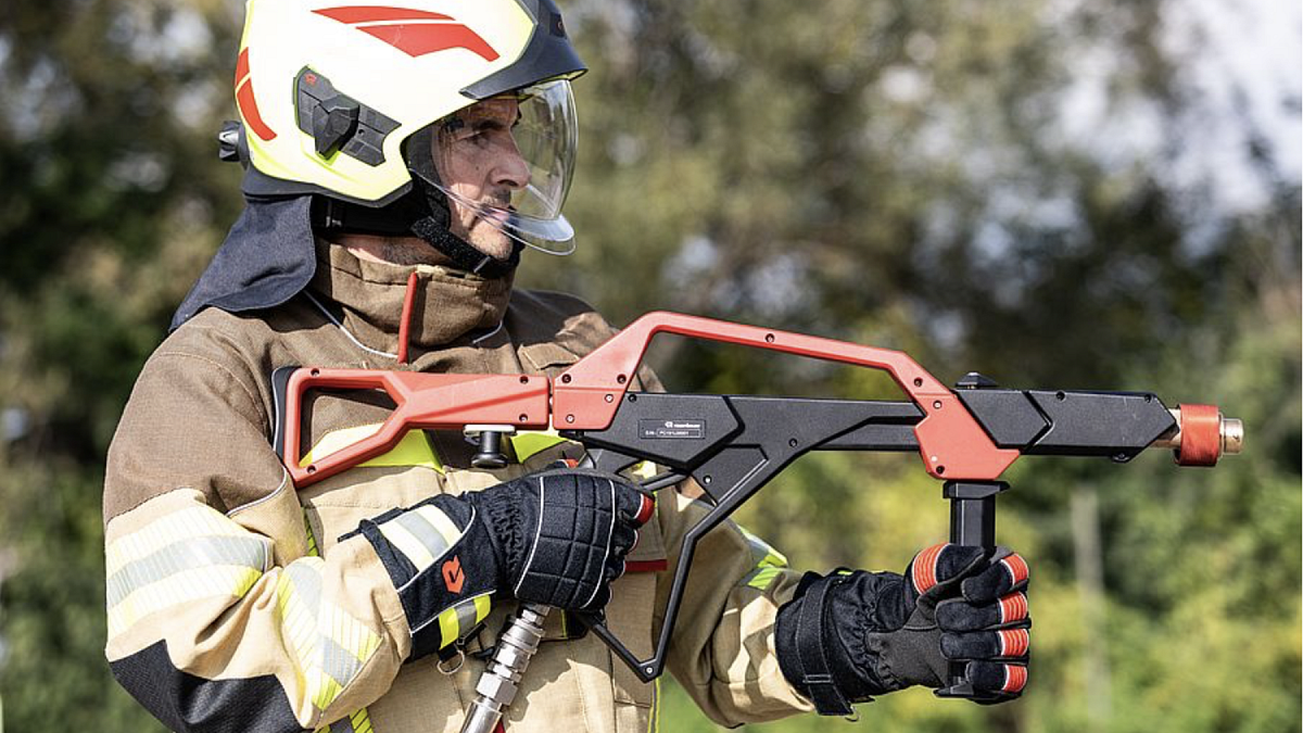 Rosenbauer představuje vlastní zařízení pro řezání vodním paprskem RFC